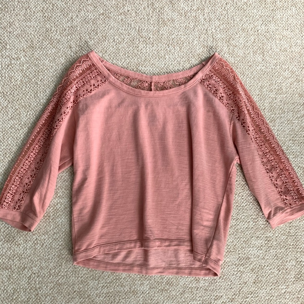 American Eagle Lace 3/4 Sleeve